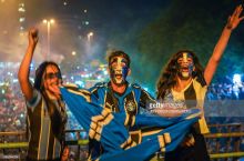 Buni ko'rish kerak! "Gremio" muxlislari "Libertadores kubogi"dagi g'alabani qanday nishonlashdi? FOTOGALEREYA