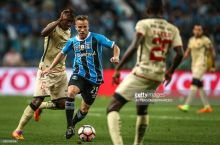 "Barselona" "Gremio" futbolchisini sotib oladi (FOTO)