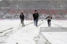 "Utrext" - "Feyenoord" o'yini qor tufayli qoldirildi FOTOGALEREYA