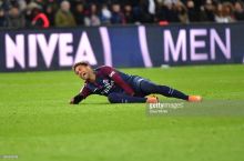 Neymar Marsel bilan o'yinda jarohat oldi VIDEO