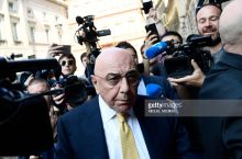 Galliani Maykl Oliverni tanqid qildi