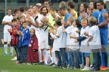 "Маэстро" "Сан-Сиро"да юлдузлар билан хайрлашув учрашувини ўтказди ФОТО