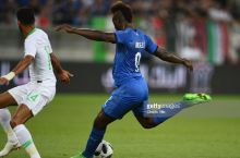 Balotelli golini Astoriga bag'ishladi FOTO