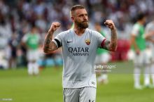 De Rossi "Roma"da qolish uchun maoshi kamayishiga ham rozi