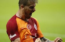 Turkiya chempionati. “Galatasaroy”  yirik g'alabaga erishdi va peshqadamlikni o'z qo'liga oldi