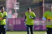 Kevin Trapp jarohati sabab Germaniya terma jamoasidan ketdi. Uning o'rniga Leno chaqirildi