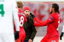 Kafelnikov Glushakovga hujum qilgan muxlis hisobiga 10 ming rubl o'tkazib berdi