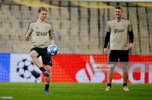 De Yong va de Ligt "Ayaks"dan bitta jamoaga o'tmoqchi