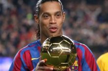Ronaldinoning "izi" muzeyga qo'yildi FOTO