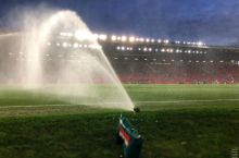 "Old Trafford"dagi "jang"dan oldingi qaynoq FOTOGALEREYA
