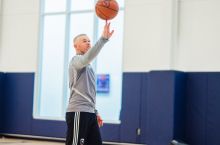 Runi basketbol o'ynadi