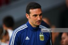Argentina terma jamoasi bosh murabbiyi olgan jarohatlarini ko'rsatdi
