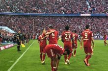 Bundesliga. "Bavariya"kichik, "Augsburg" esa yirik hisobda g'alaba qozondi va boshqa natijalar