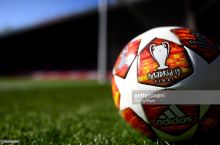 Uch professional futbolchi 100 nafar yosh bolalarga qarshi