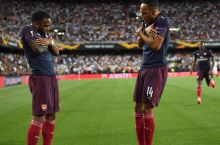 Obameyang “Arsenal” tarixiga kirdi
