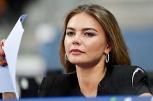 Olamsport: Эгизак кўрган Кабаева, спортчи жангга телефон билан чиқди ва бошқа хабарлар