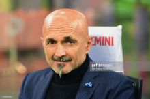 Luchano Spalletti futbolkalar kollekciyasini ko'rsatdi