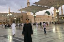 Otabek SHukurov muqaddas Umra ziyoratida