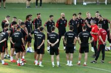 Шенол Гюнеш объявил список игроков против Узбекистана