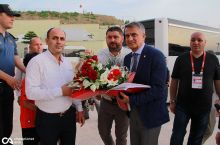 O'rtoqlik o'yini. SHenol Gunesh boshchiligidagi turklarning stadionga kelishidan GALEREYA