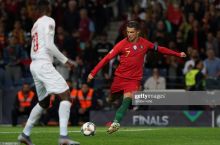 Portugaliya - SHveycariya 3:1
Ronaldu xet-trik qildi.