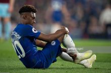 Xadson-Odoi Messi va Maradonadan birini tanladi