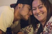 Neymarning onasi Barselonada