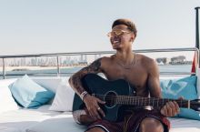 Dele Alli Greciyadagi plyajda xushidan ketdi