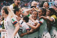 Женская сборная США выиграла чемпионат мира по футболу, обыграв в финале Голландию