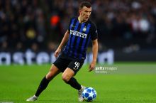 "Inter"ning asosiy futbolchilaridan biri jamoani tark etadi