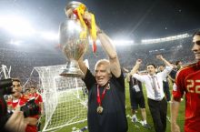Evro-2008da Ispaniyani chempion qilgan murabbiy sharafiga Madridda haykal qo'yiladi