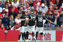 APL. "Manchester Yunayted" 10 kishi bo'lib qolgan "Sautgempton"ni mag'lub eta olmadi