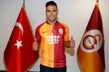 "Galatasaroy" bugunning o'zida Falkao bilan birga yana uch nafar futbolchi bilan shartnoma imzoladi