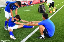 JCH-2022 saralashi. G'alati shahardagi quvnoq futbolchilar. O'zbekiston MTJning o'yinoldi rasmiy mashg'ulotidan GALEREYA