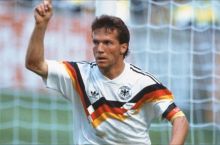 Germaniya terma jamoasida eng ko'p o'yin o'tkazgan futbolchilar bilan tanishing