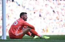 Ben Foster "Manchester Siti"ning hujumlaridan shokda. U o'z darvozasidan 8ta to'p olib chiqdi