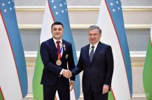 Olamsport: SHavkat Mirziyoev bokschilarimiz bilan uchrashdi, Xabibga taqlid qiladigan bokschimiz bilan suhbat va boshqa xabarlar