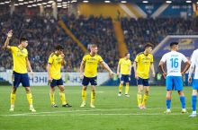 O'zbekistonlik muxlislar, SHomurodovning "qaychisi" va Lev Yashinlar. "Rostov" - "Sochi" o'yinidan fotogalereya