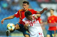O'smirlar o'rtasidagi JCH-2019 (U-17). Tojikiston Ispaniyaga yirik hisobda mag'lub bo'ldi, ammo guruhdan chiqish uchun imkoniyat bor