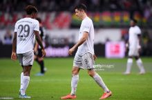 Bundesliga. Bir kishi kam bo'lib qolgan "Bavariya" qaqshatqich zarbaga uchradi, "Leypcig" o'z maydonida istaganicha gol urdi