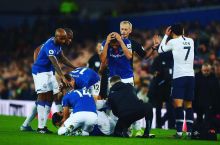 Dele Alli: "Son faqat boshini ko'tarolmay yig'layapti"