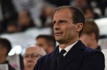 Allegri "Napoli" o'yiniga keldi va klub vakillari bilan uchrashdi