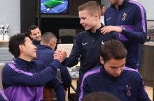 Bolboy “Tottenhem” futbolchilar bilan tushlik qildi