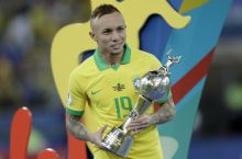 "Milan" Braziliya terma jamoasi hujumchisini xarid qilmoqchi