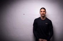 Ibragimovich: "Libosdagi "irqchilikka qarshi" yozuvi muammoni hal qilmaydi"