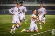 Beshta gol urilgan uchrashuvda "Milan" g'alaba qozondi