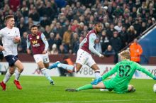 "Aston Villa" futbolchilari "Liverpul"ga gollar shousini uyushtirib berishdi