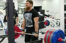 Olamsport: 70 yoshli bokschi raqibini nokaut qildi, Ramzan Qodirov Emelyanenkoni mag'lub etmoqchi