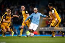 "Port Veyl" futbolchilari "Manchester Siti"dagi raqiblari bilan rasmga tushib olishdi