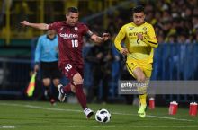 Podolski Bundesligaga qaytish haqida o'ylamoqda